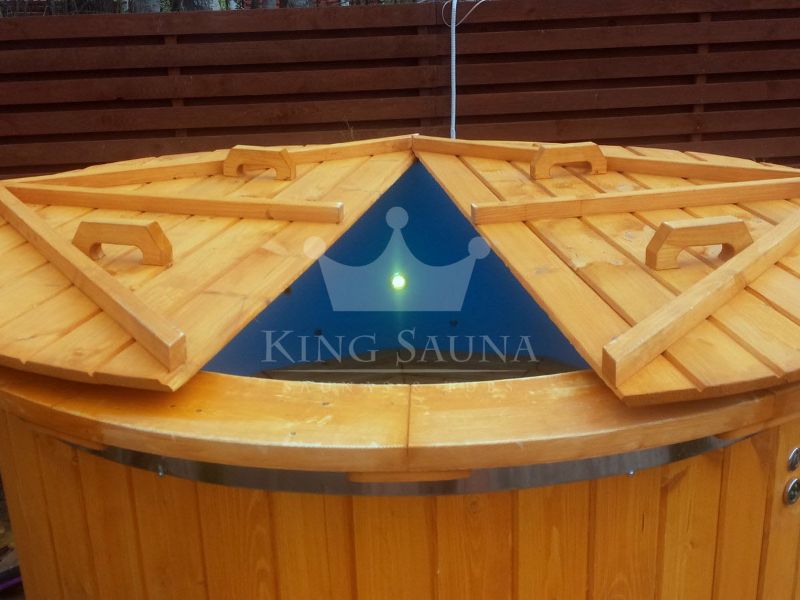 "Plastique" bain nordique 2,0 m avec décoration en bois de sapin "Plastique" bain nordique 2,0 m avec décoration en bois de sapin
